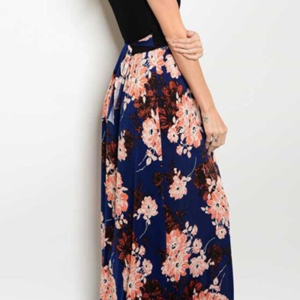 Short Sleeve Maxi Dress - Picture 2 of 2